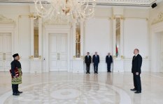 Prezident İlham Əliyev bir sıra ölkələrin Azərbaycanda yeni təyin olunmuş səfirlərinin etimadnamələrini qəbul edib (YENİLƏNİB 2) (FOTO)