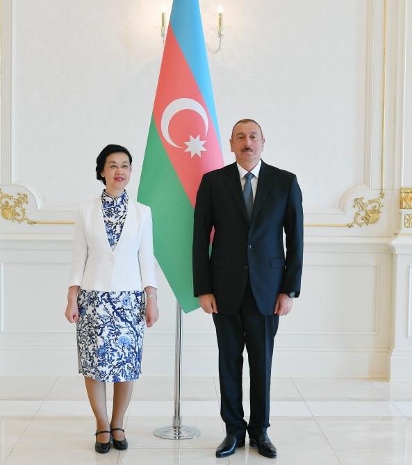 Prezident İlham Əliyev bir sıra ölkələrin Azərbaycanda yeni təyin olunmuş səfirlərinin etimadnamələrini qəbul edib (YENİLƏNİB 2) (FOTO)