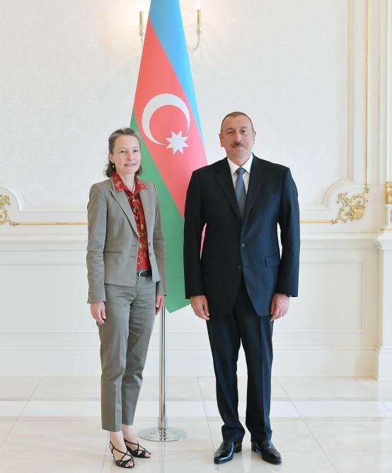 Prezident İlham Əliyev bir sıra ölkələrin Azərbaycanda yeni təyin olunmuş səfirlərinin etimadnamələrini qəbul edib (YENİLƏNİB 2) (FOTO)
