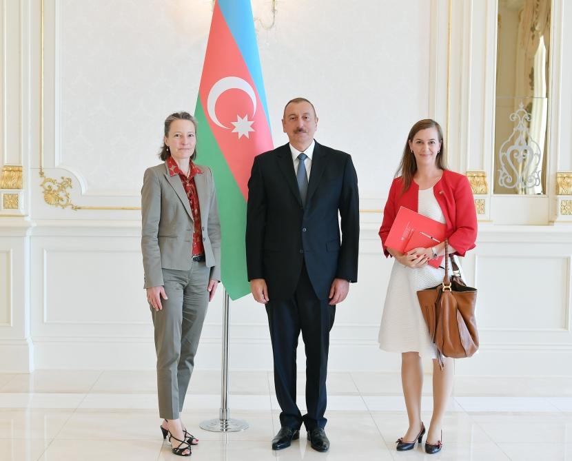 Prezident İlham Əliyev bir sıra ölkələrin Azərbaycanda yeni təyin olunmuş səfirlərinin etimadnamələrini qəbul edib (YENİLƏNİB 2) (FOTO)