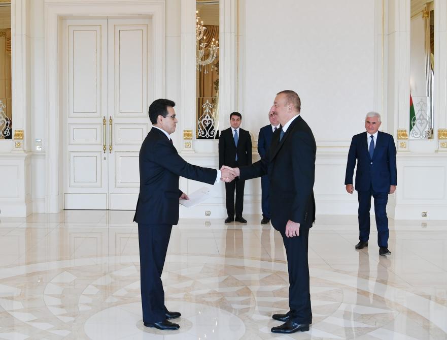Prezident İlham Əliyev bir sıra ölkələrin Azərbaycanda yeni təyin olunmuş səfirlərinin etimadnamələrini qəbul edib (YENİLƏNİB 2) (FOTO)