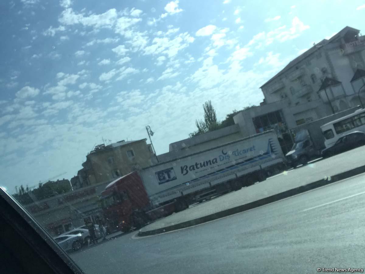 "TIR" minik avtomobili ilə toqquşdu (FOTO)
