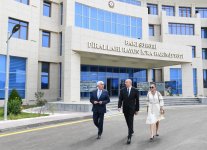 Prezident İlham Əliyev və birinci xanım Mehriban Əliyeva Pirallahı Rayon İcra Hakimiyyətinin yeni inzibati binasının açılışında iştirak ediblər (FOTO) (YENİLƏNİB)