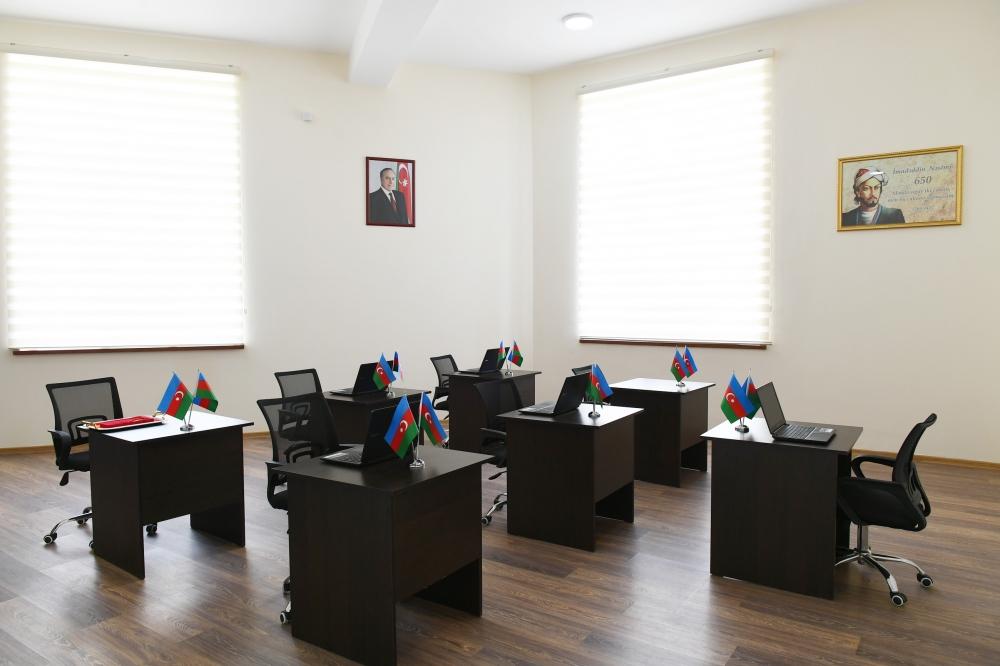 Prezident İlham Əliyev və birinci xanım Mehriban Əliyeva Pirallahı Rayon İcra Hakimiyyətinin yeni inzibati binasının açılışında iştirak ediblər (FOTO) (YENİLƏNİB)