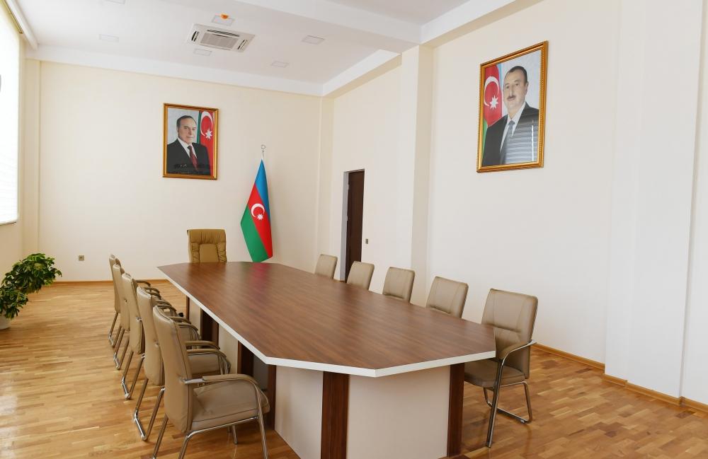 Prezident İlham Əliyev və birinci xanım Mehriban Əliyeva Pirallahı Rayon İcra Hakimiyyətinin yeni inzibati binasının açılışında iştirak ediblər (FOTO) (YENİLƏNİB)