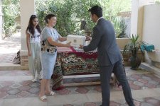 Heydər Əliyev Fondu aztəminatlı ailələrə qurban payları çatdırır (FOTO)