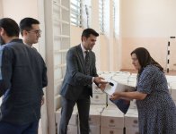 Heydər Əliyev Fondu aztəminatlı ailələrə qurban payları çatdırır (FOTO)