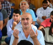 Azərbaycan məscidlərində bayram namazı qılınıb (FOTO)