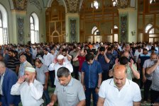 Azərbaycan məscidlərində bayram namazı qılınıb (FOTO)