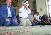 Azərbaycan məscidlərində bayram namazı qılınıb (FOTO)