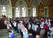 Azərbaycan məscidlərində bayram namazı qılınıb (FOTO)