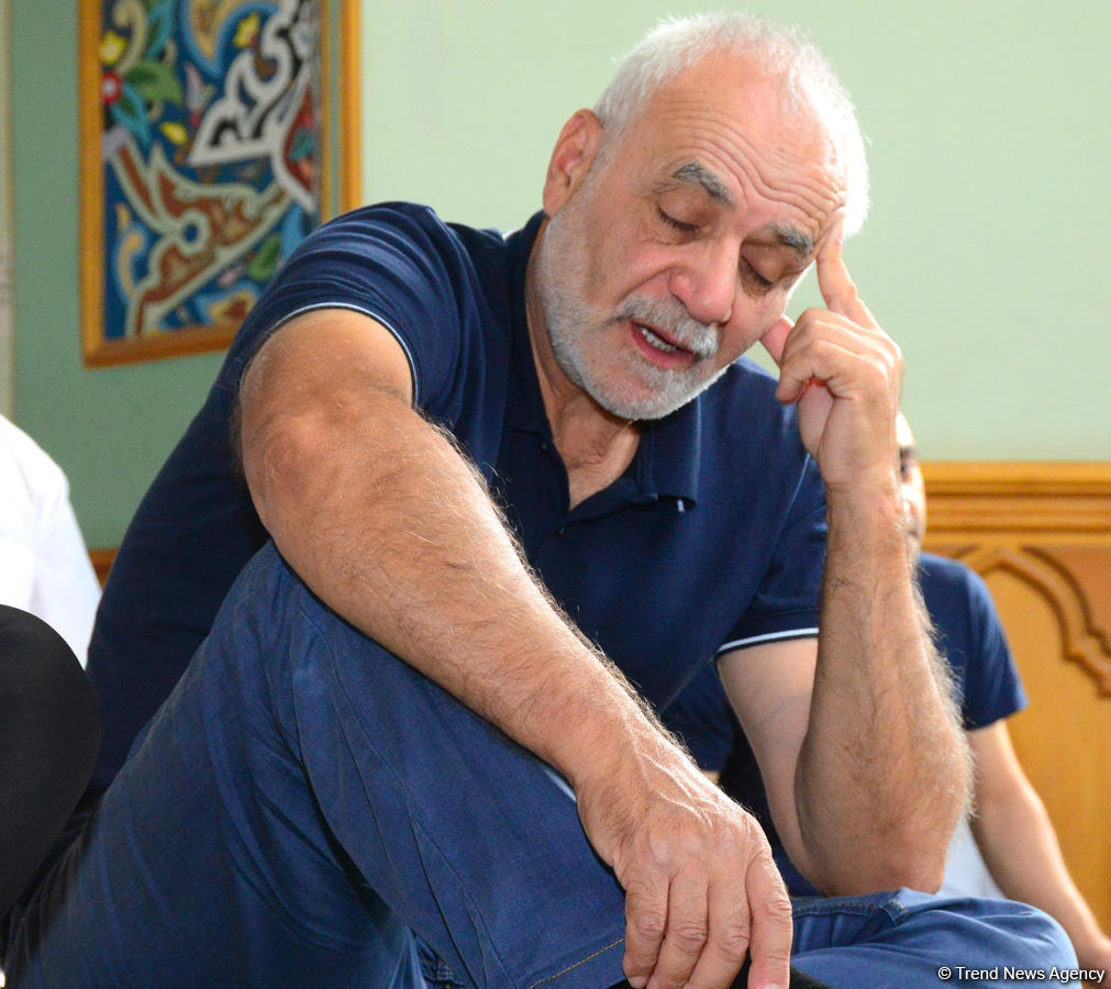 Azərbaycan məscidlərində bayram namazı qılınıb (FOTO)