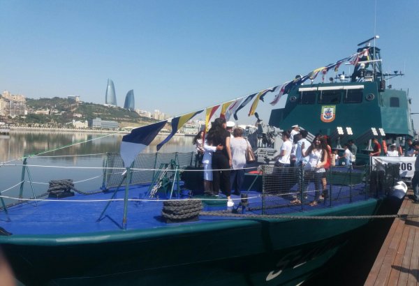 Azərbaycan istehsalı olan "Tufan" gəmisinin nümayişi olub (FOTO)