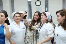 Heydər Əliyev Fondunun vitse-prezidenti Leyla Əliyeva Fondun layihələri çərçivəsində Bakının bir sıra tibb müəssisələrində olub (FOTO)