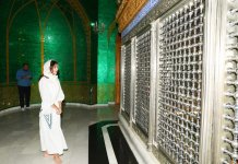 Bibiheybət ziyarətgahında Azərbaycanın Birinci vitse-prezidentinə Qurani-Kərim hədiyyə olunub (FOTO)