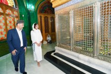 Bibiheybət ziyarətgahında Azərbaycanın Birinci vitse-prezidentinə Qurani-Kərim hədiyyə olunub (FOTO)