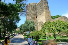 Bakının sirli qalası (FOTOREPORTAJ)