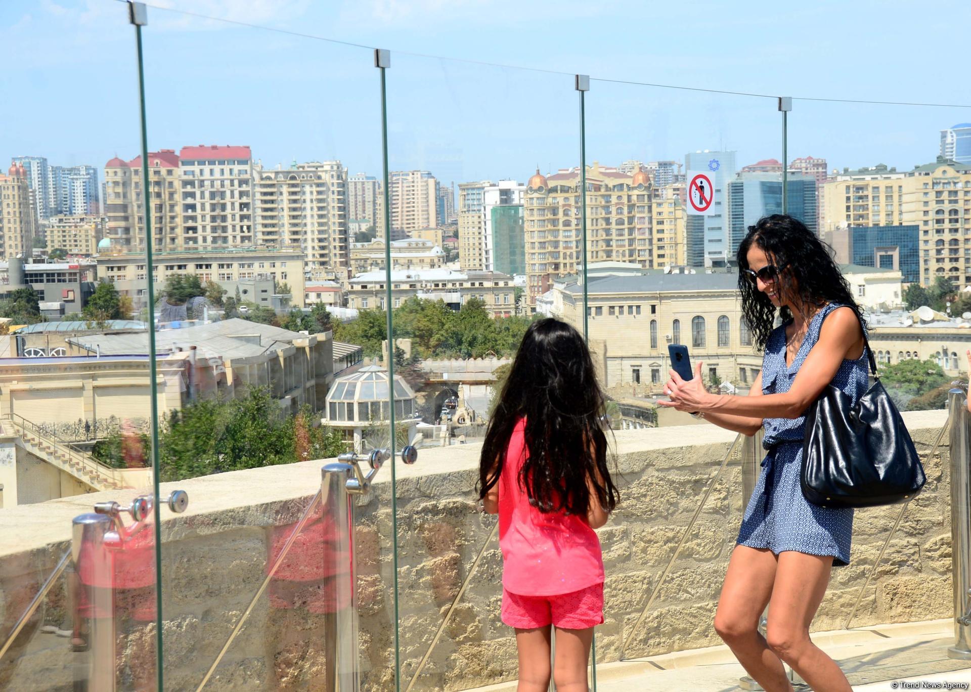 Bakının sirli qalası (FOTOREPORTAJ)