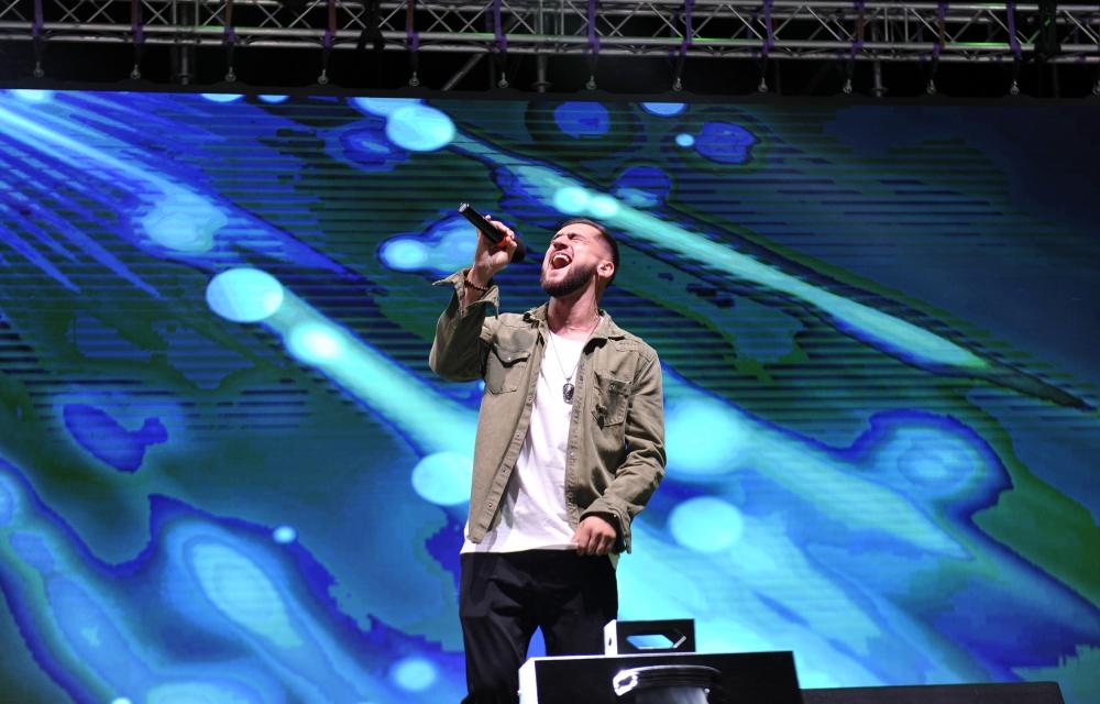 Heydər Əliyev Mərkəzinin parkında estrada ulduzlarının konserti olub (FOTO/VİDEO)