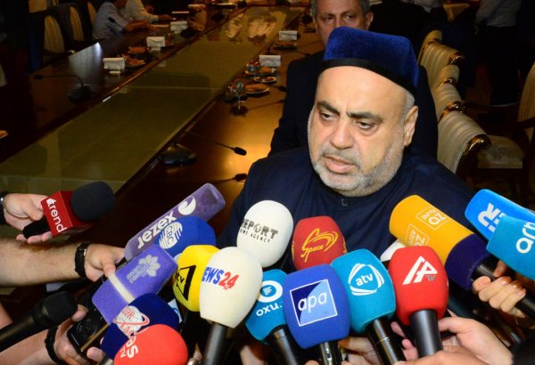 Allahşükür Paşazadə: Azərbaycanda Aşura günü ənənəsi hələ də yaşadılır (FOTO)