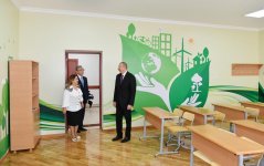 Prezident İlham Əliyev Suraxanı rayonundakı 101 nömrəli məktəbin əsaslı təmir və yenidənqurmadan sonrakı vəziyyəti ilə tanış olub (YENİLƏNİB) (FOTO)