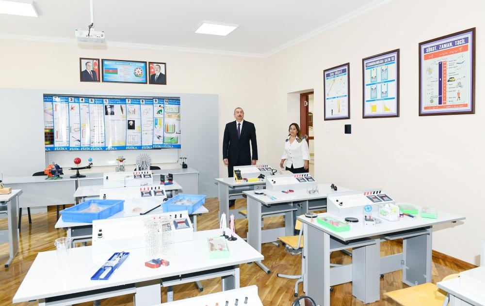 Prezident İlham Əliyev Suraxanı rayonundakı 101 nömrəli məktəbin əsaslı təmir və yenidənqurmadan sonrakı vəziyyəti ilə tanış olub (YENİLƏNİB) (FOTO)