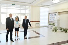 Prezident İlham Əliyev Suraxanı rayonunda əsaslı şəkildə yenidən qurulan 208 nömrəli məktəbdə yaradılan şəraitlə tanış olub (FOTO) (YENİLƏNİB)