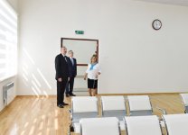 Prezident İlham Əliyev Suraxanı rayonunda əsaslı şəkildə yenidən qurulan 208 nömrəli məktəbdə yaradılan şəraitlə tanış olub (FOTO) (YENİLƏNİB)