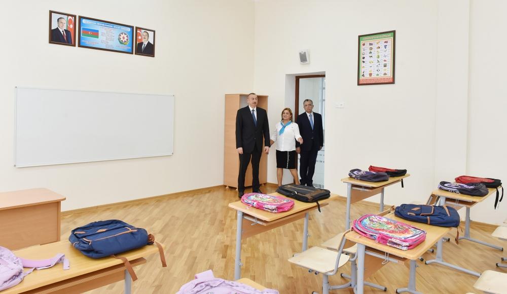 Prezident İlham Əliyev Suraxanı rayonunda əsaslı şəkildə yenidən qurulan 208 nömrəli məktəbdə yaradılan şəraitlə tanış olub (FOTO) (YENİLƏNİB)