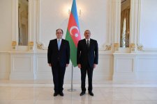 Prezident İlham Əliyev Latviya və Böyük Britaniyanın Azərbaycanda yeni təyin olunmuş səfirlərinin etimadnamələrini qəbul edib (FOTO) (YENİLƏNİB-3)