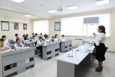 Prezident İlham Əliyev və birinci xanım Mehriban Əliyeva Binəqədi rayonundakı 300 nömrəli məktəbin yeni tədris kompleksinin açılışında iştirak ediblər (YENİLƏNİB)