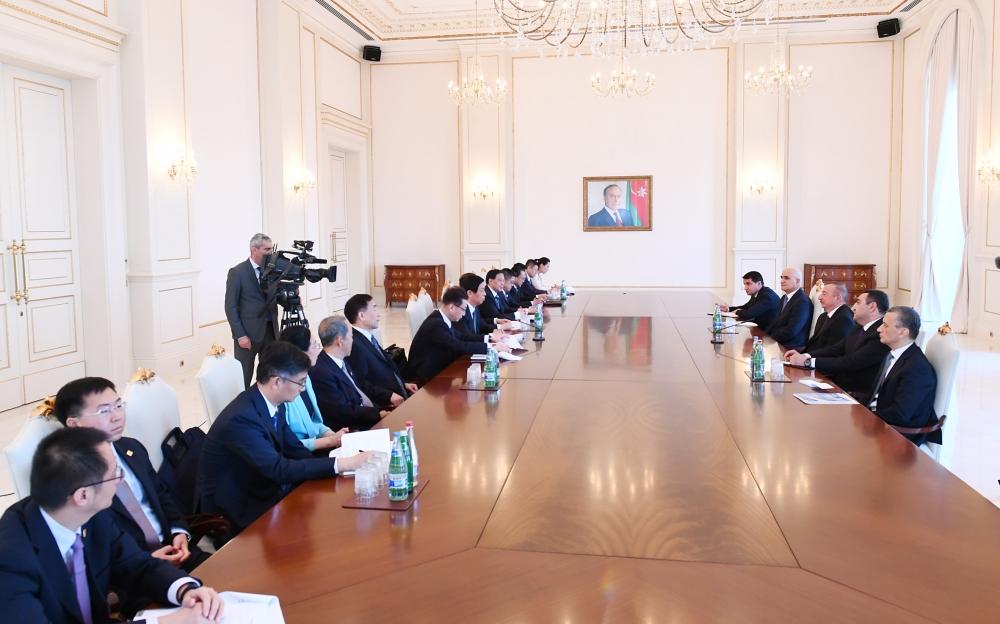 Prezident İlham Əliyev Ümumçin Xalq Nümayəndələri Yığıncağı Daimi Komitəsinin sədrinin başçılıq etdiyi nümayəndə heyətini qəbul edib (FOTO) (YENİLƏNİB)