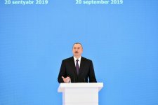 Prezident İlham Əliyev “Əsrin müqaviləsi”nin 25 illiyi və Neftçilər Günü münasibətilə keçirilən mərasimdə iştirak edib (YENİLƏNİB-6) (FOTO)