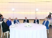 Prezident İlham Əliyev “Əsrin müqaviləsi”nin 25 illiyi və Neftçilər Günü münasibətilə keçirilən mərasimdə iştirak edib (YENİLƏNİB-6) (FOTO)