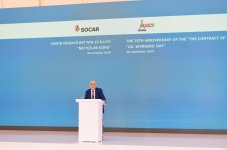Prezident İlham Əliyev “Əsrin müqaviləsi”nin 25 illiyi və Neftçilər Günü münasibətilə keçirilən mərasimdə iştirak edib (YENİLƏNİB-6) (FOTO)