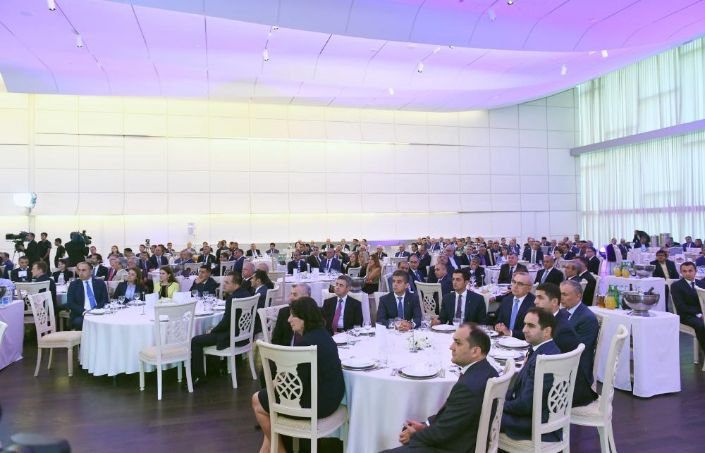 Prezident İlham Əliyev “Əsrin müqaviləsi”nin 25 illiyi və Neftçilər Günü münasibətilə keçirilən mərasimdə iştirak edib (YENİLƏNİB-6) (FOTO)