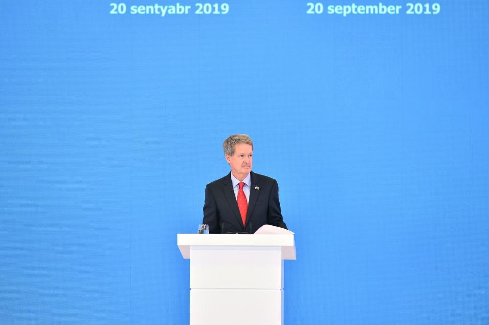 Prezident İlham Əliyev “Əsrin müqaviləsi”nin 25 illiyi və Neftçilər Günü münasibətilə keçirilən mərasimdə iştirak edib (YENİLƏNİB-6) (FOTO)