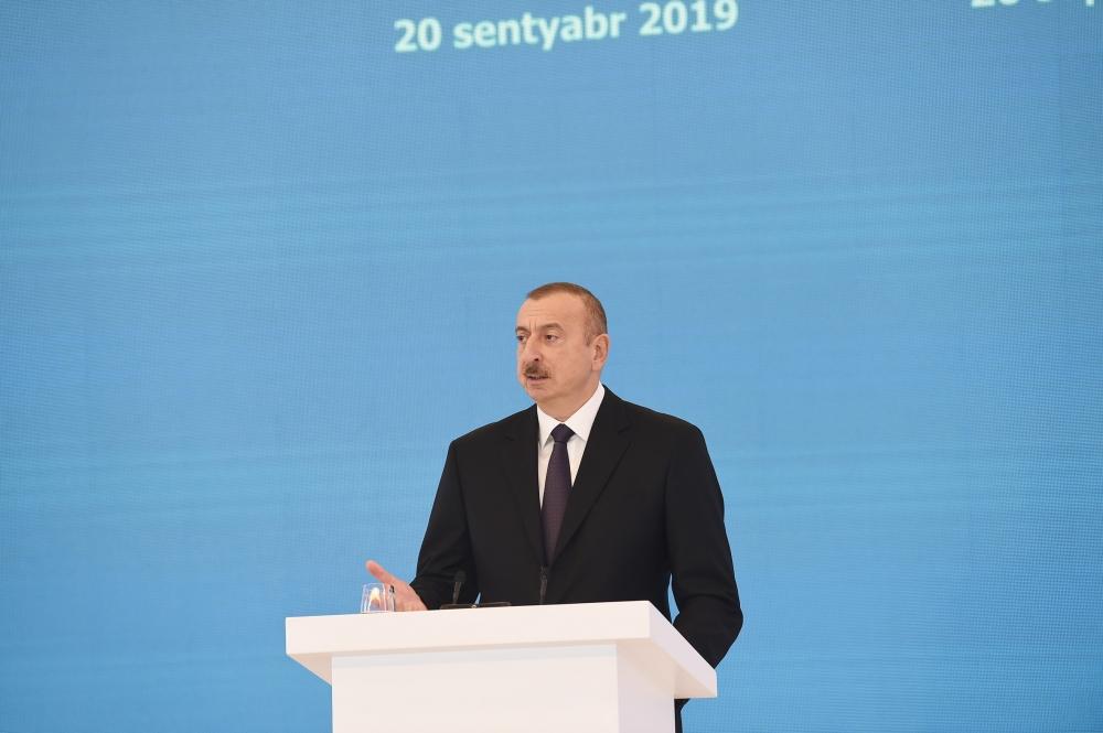 Prezident İlham Əliyev “Əsrin müqaviləsi”nin 25 illiyi və Neftçilər Günü münasibətilə keçirilən mərasimdə iştirak edib (YENİLƏNİB-6) (FOTO)