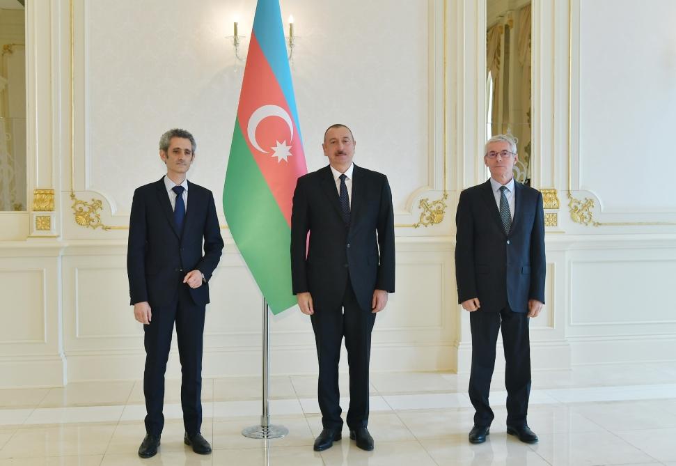 Prezident İlham Əliyev Fransanın Azərbaycanda yeni təyin olunmuş səfirinin etimadnaməsini qəbul edib (FOTO) (YENİLƏNİB)