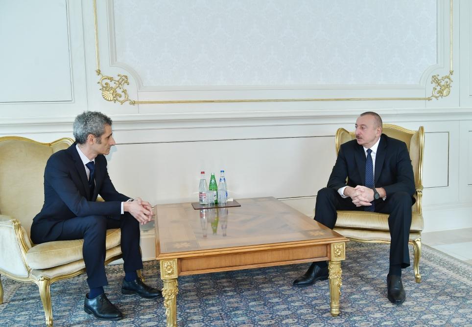 Prezident İlham Əliyev Fransanın Azərbaycanda yeni təyin olunmuş səfirinin etimadnaməsini qəbul edib (FOTO) (YENİLƏNİB)