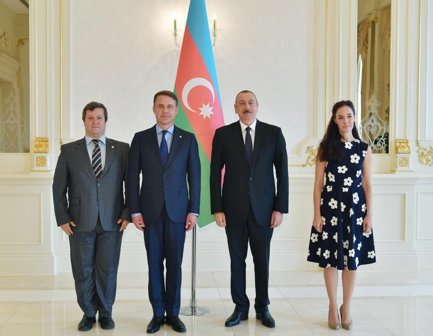 Prezident İlham Əliyev Litvanın Azərbaycanda yeni təyin olunmuş səfirinin etimadnaməsini qəbul edib (FOTO) (YENİLƏNİB)