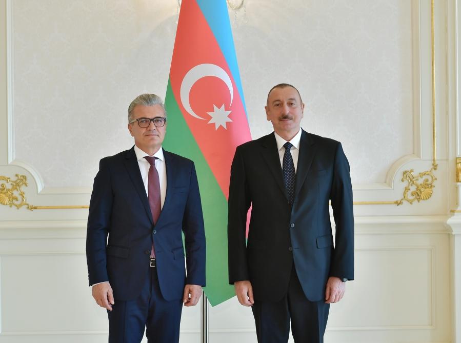 Prezident İlham Əliyev Xorvatiyanın Azərbaycanda yeni təyin olunmuş səfirinin etimadnaməsini qəbul edib (FOTO) (YENİLƏNİB)