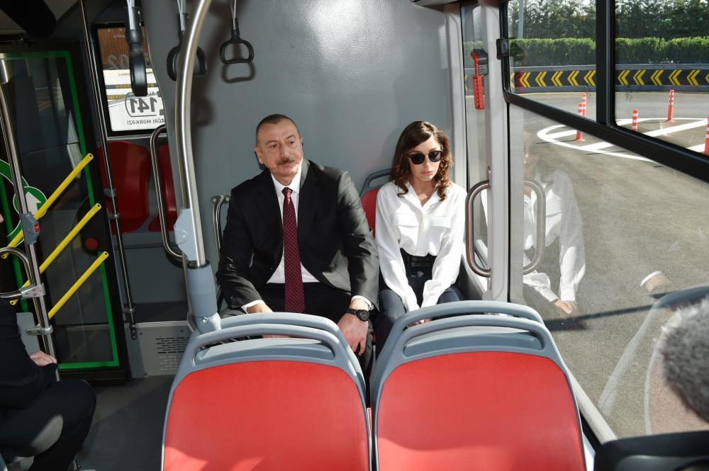 Prezident İlham Əliyev və birinci xanım Mehriban Əliyeva Bakı Nəqliyyat Agentliyinin “Koroğlu” Nəqliyyat Mübadilə Mərkəzinin açılışında iştirak ediblər (FOTO) (YENİLƏNİB)