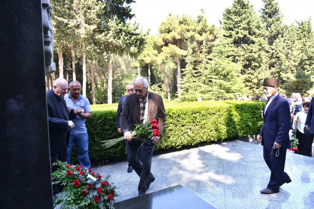 Görkəmli opera müğənnisi Bülbülün xatirəsi yad olunub (FOTO)