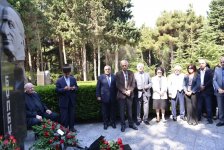 Görkəmli opera müğənnisi Bülbülün xatirəsi yad olunub (FOTO)