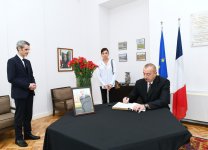 Prezident İlham Əliyev və birinci xanım Mehriban Əliyeva Fransanın ölkəmizdəki səfirliyində sabiq Prezident Jak Şirakın vəfatı ilə əlaqədar başsağlığı veriblər (YENİLƏNİB) (FOTO)