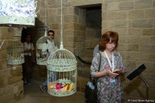 Nəsimi Festivalı Şirvanşahlar Sarayında “İrfani sirlər” adlı sərgi ilə öz işinə başlayıb (FOTO)