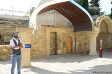 Nəsimi Festivalı Şirvanşahlar Sarayında “İrfani sirlər” adlı sərgi ilə öz işinə başlayıb (FOTO)