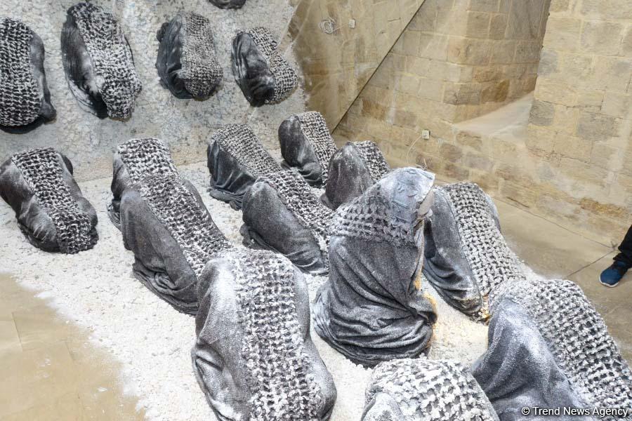 Nəsimi Festivalı Şirvanşahlar Sarayında “İrfani sirlər” adlı sərgi ilə öz işinə başlayıb (FOTO)