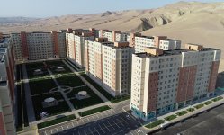 Prezident İlham Əliyev və birinci xanım Mehriban Əliyeva məcburi köçkünlər üçün salınmış “Qobu Park-2” yaşayış kompleksinin açılışında iştirak ediblər (FOTO) (YENİLƏNİB-2)